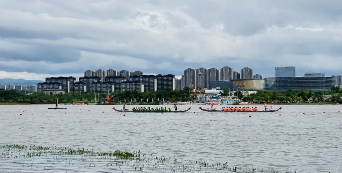 2025-05 “昌融壹家队”参加2025南昌国际龙舟赛侧记1.png